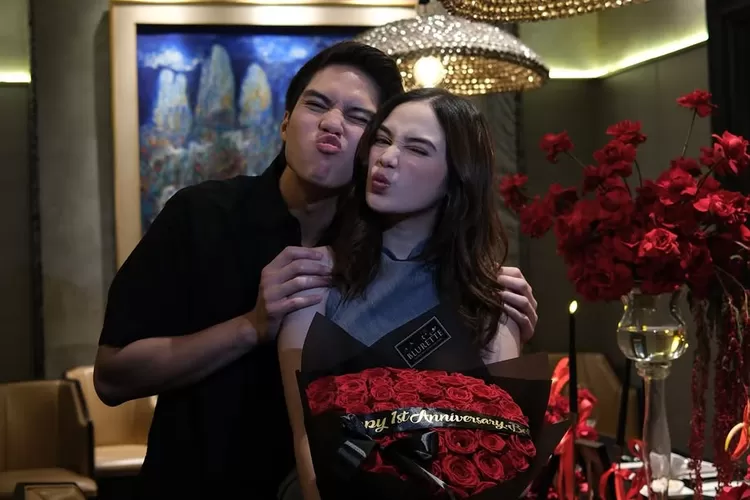 El Rumi melamar Syifa Hadju setelah satu tahun berpacaran (Foto: Gorajuara/ Instagram/ @syifahadju)