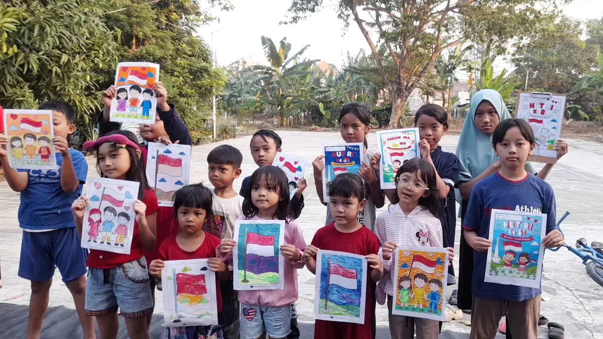 Karya 13 orang peserta lomba mewarnai (Ike Susanti)