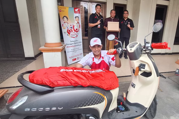 PT Daya Adicipta Motora, memberikan pelayanan spesial bagi pelanggannya di Hari Pelanggan Nasional. (PT Daya Adicipta Motora)