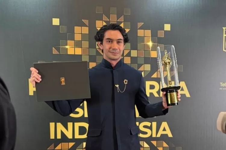 Reza Rahadian dalam gelaran malam penganugerahan FFI 2025 di Jakarta, Kamis malam (20/11/2025).  (ANTARA/Sinta Ambar)