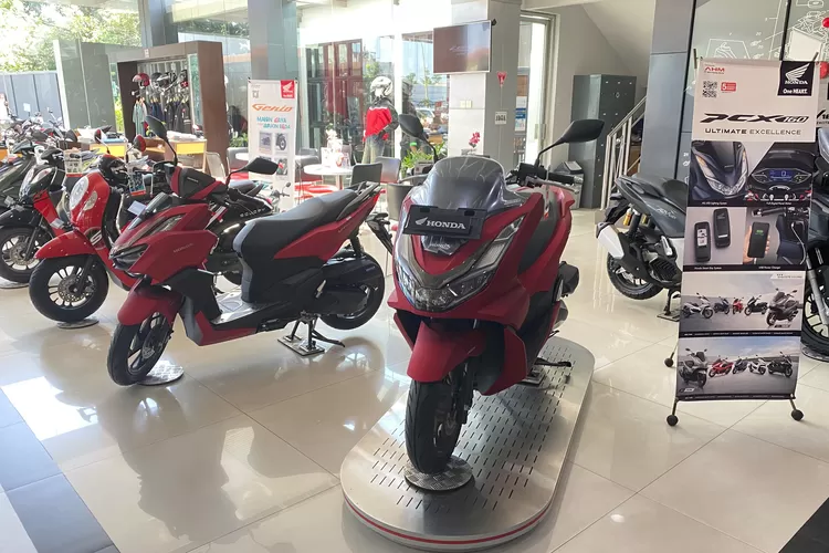 PT Daya Adicipta Motora  menawarkan berbagai promo menarik untuk memanjakan konsumen setia Honda selama periode Juni hingga Juli.