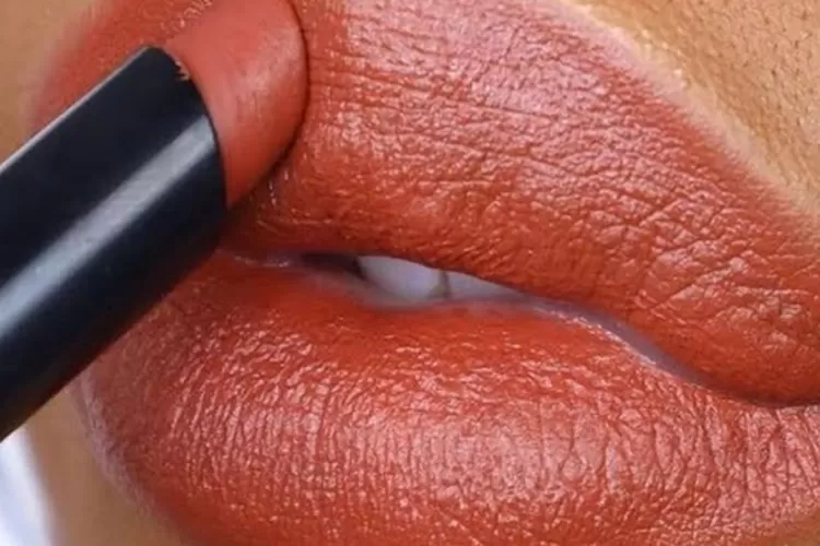 Tips Makeup 5 Lipstik Must Have Untuk
