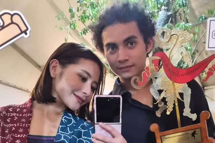 Prilly Latuconsina dan Omara Esteghlal disorot netizen saat berpacaran (Foto: Gorajuara/ Instagram/ @prillylatuconsina96)