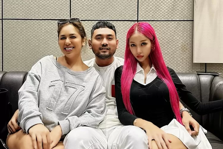 Gebby Vesta bantu Lucinta Luna cerita soal penjebakan dalam kasus narkoba (Foto: Gorajuara/ Instagram/ @vestaonly)