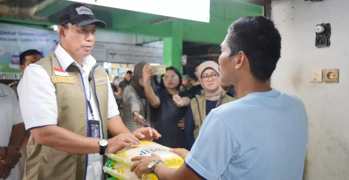 Direktur Utama Perum BULOG, Letnan Jenderal TNI (Purn) Ahmad Rizal Ramdhani, menegaskan bahwa penyaluran beras SPHP dilakukan secara berkelanjutan sepanjang tahun. (Kalimantansatu.com/Dok. Bakom RI)