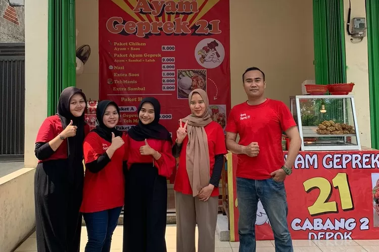Asep Iman Masnur, pengusaha ayam goreng geprek dengan merek Ayam Geprek 21, di Jalan Kampung Sawah 6 RT7/1 No90  Kelurahan Krukut, Limo Kota Depok yang ikut WUB.