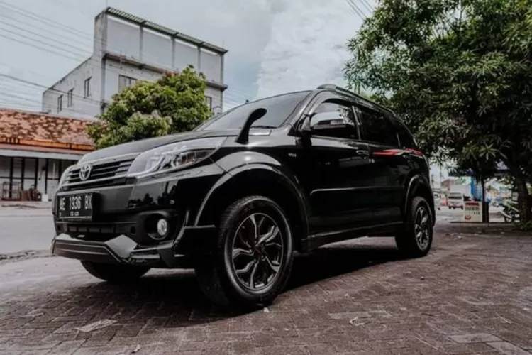 Nekat Sekali, SUV Toyota Rush Ini Dijual Cuma Rp89 Juta Mobil Bekas