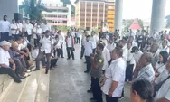 BREAKING NEWS: Ratusan CPNS Geruduk Kantor Gubernur Papua