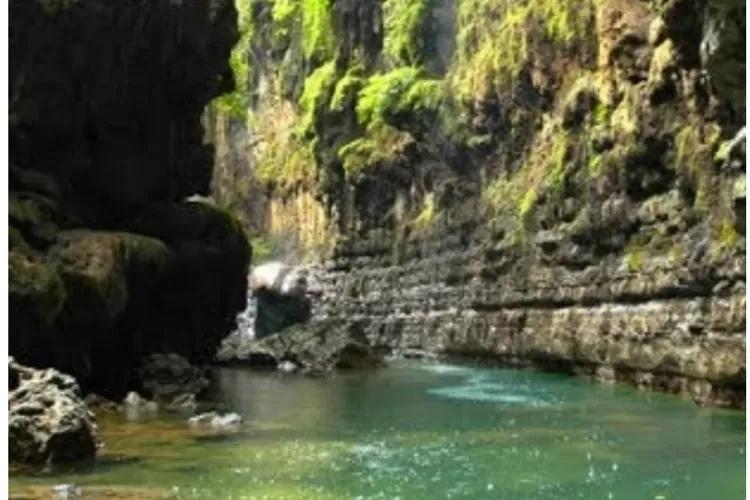 Green Canyon, Pangandaran salah satu destinasi wisata berkelas di jalur pansela (Foto: YouTube)