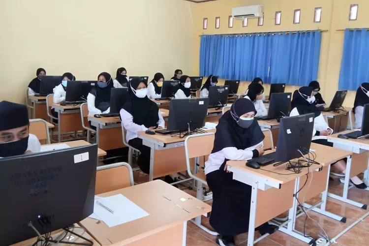 ILUSTRASI: Seleksi Kompetensi PPPK Guru yang dilaksanakan di 3 Tempat Ujian Kompetensi (TUK) PPPK beberapa waktu lalu. (FOTO BKPSDM)