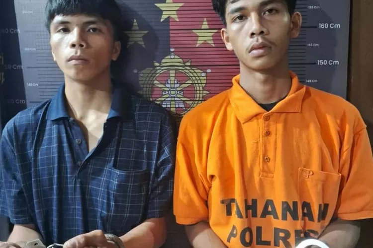 Tim opsnal Reskrim Taput saat mengamankan dua tersangka pelaku Curanmor yang meresahkan masyarakat. (Realitasonline.id - AS)