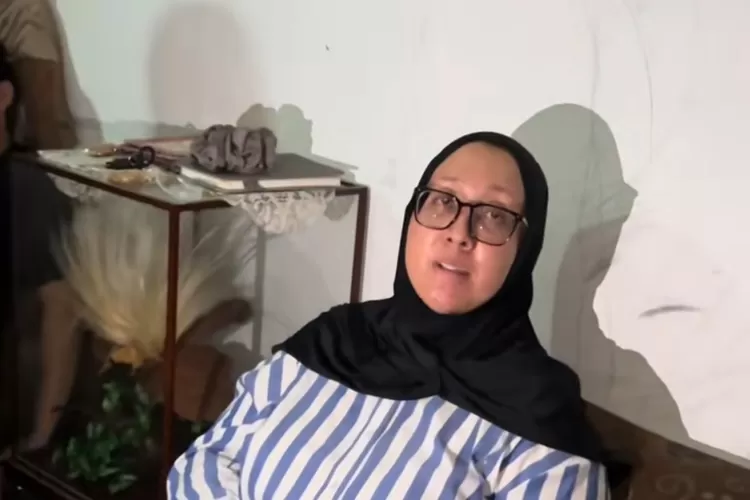 Potret pemilik atau owner By Ayu Puspita, wedding organizer yang disorot usai digerebek klien karena diduga menipu, lengkap nama suami.  (TikTok/@ces010601)