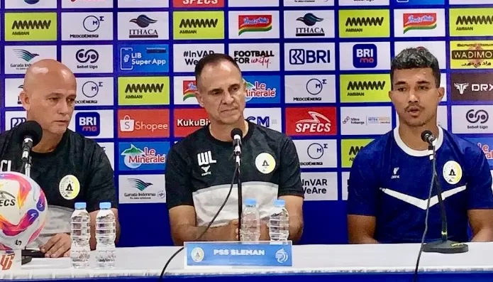 Wagner Lopes (tengah) dan Gustavo Tocantins