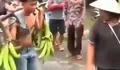 Remaja Yatim yang Viral Curi Pisang Untuk Hidupi Adik di Pati Kini Jadi Anak Asuh Polisi