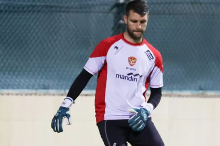 Shin Tae-yong Pantau Pemulihan Cedera Maarten Paes Jelang Laga Lawan Bahrain (Foto: Gorajuara.com / Website PSSI)