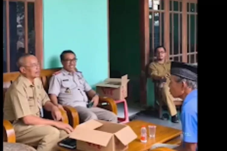 Mbah Tupon, Pemilik Sertifikat Tanah yang Digadaikan Orang Asing ke Bank. (x.com/pemkabbantul)
