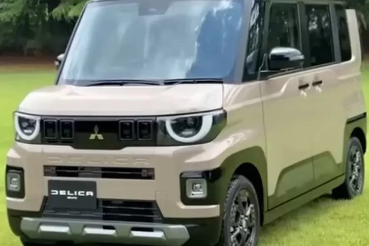 Mitsubishi Delica Mini adalah mobil mungil dengan desain unik yang memadukan bentuk kotak khas MPV kecil dan kesan tangguh seperti SUV. (Tangkapan Layar YouTube  Dokter Mobil Indonesia)