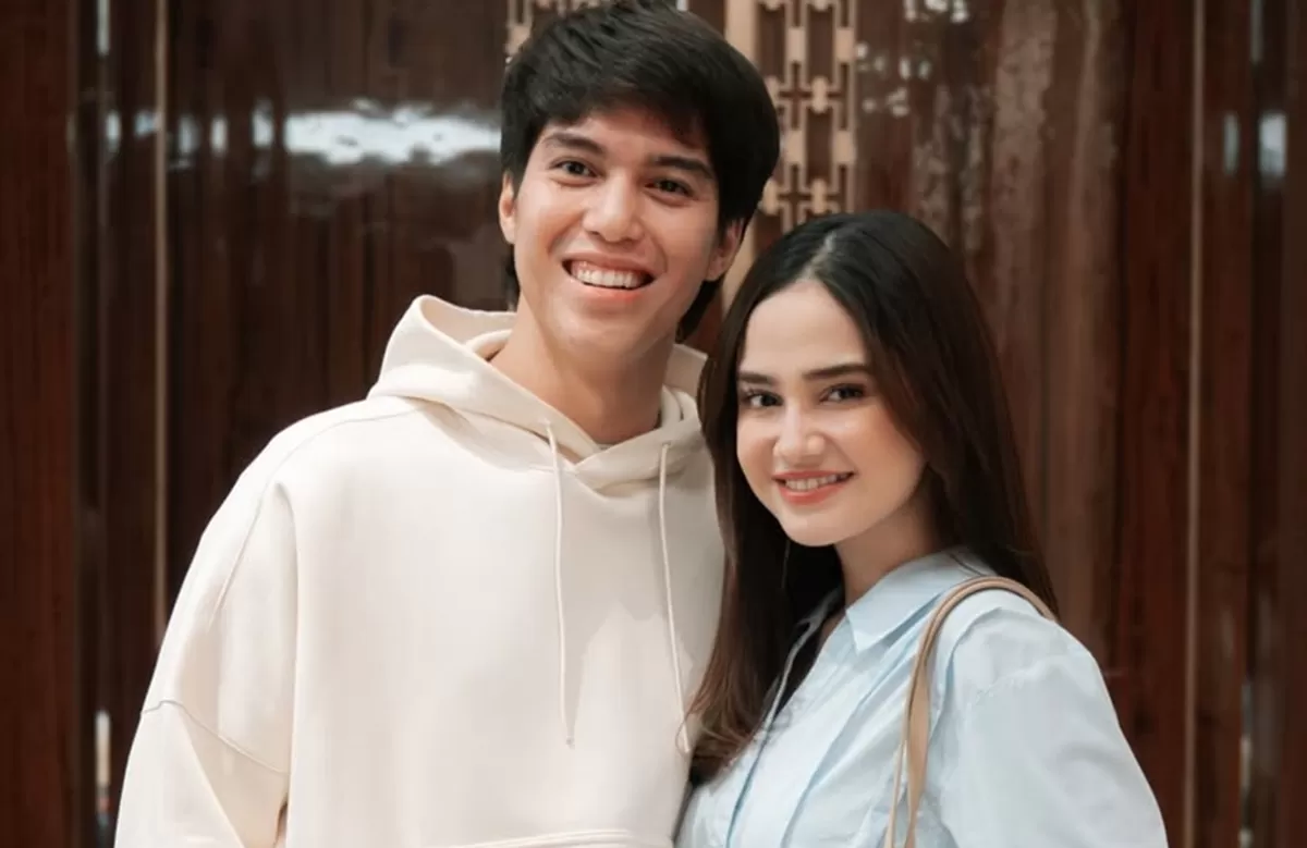 Potret El Rumi yang dinilai lebih cuek dengan istri, Syifa Hasju justru merasa bahagia karena hidupnya lebih teratur setelah menikah (Instagram/syifahadju)