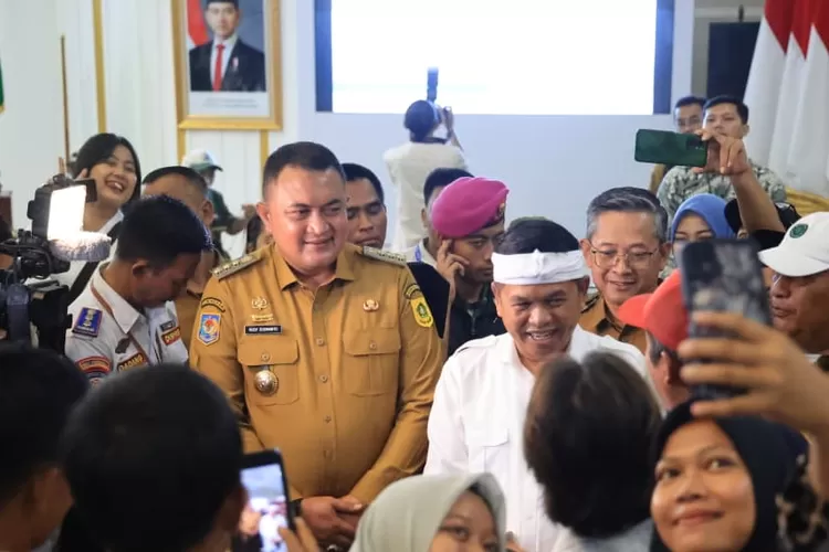 Gubernur Jabar dan Bupati Bogor Pastikan Bantuan untuk Warga Terdampak Penutupan Tambang di Parung Panjang, Rumpin, dan Cigudeg. (Foto/Humas Kabupaten Bogor.)