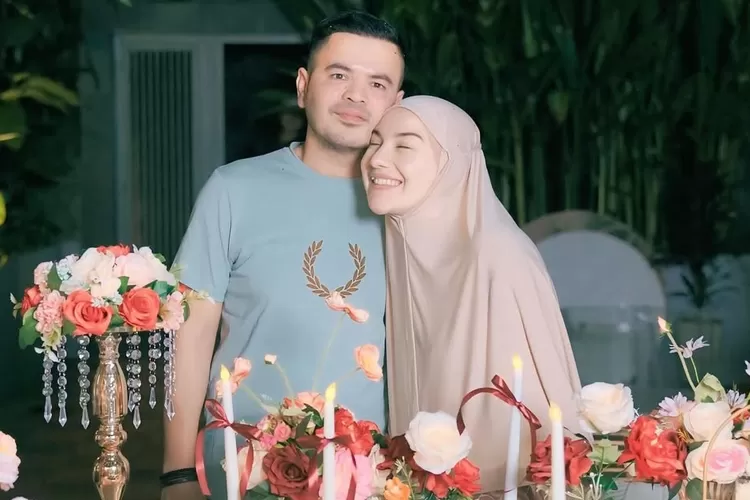 Irish Bella rayakan ulang tahun ke-29 dengab ditemani Haldy Sabri (Foto: Gorajuara/ Instagram/ @_irishbella_)