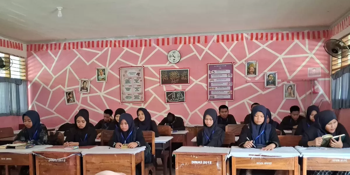 Kegiatan Keagamaan di Laksanakan di Kelas Masing-masing (Sudianto Tang)