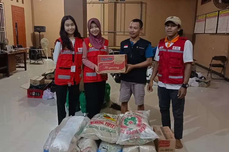 Korps Sukarela USM Distribusikan Bantuan untuk Korban Banjir di Demak