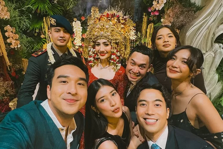 Vidi Aldiano hadir di acara pernikahan Febby Rastanty dan Drajad Djumantara (Foto: Gorajuara/ Instagram/ @vidialdiano)