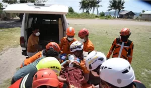 Kritis Pasca Terdampak Gempa, Tim SAR Gabungan Evakuasi Warga dari Manggarai Timur Pakai Helikopter
