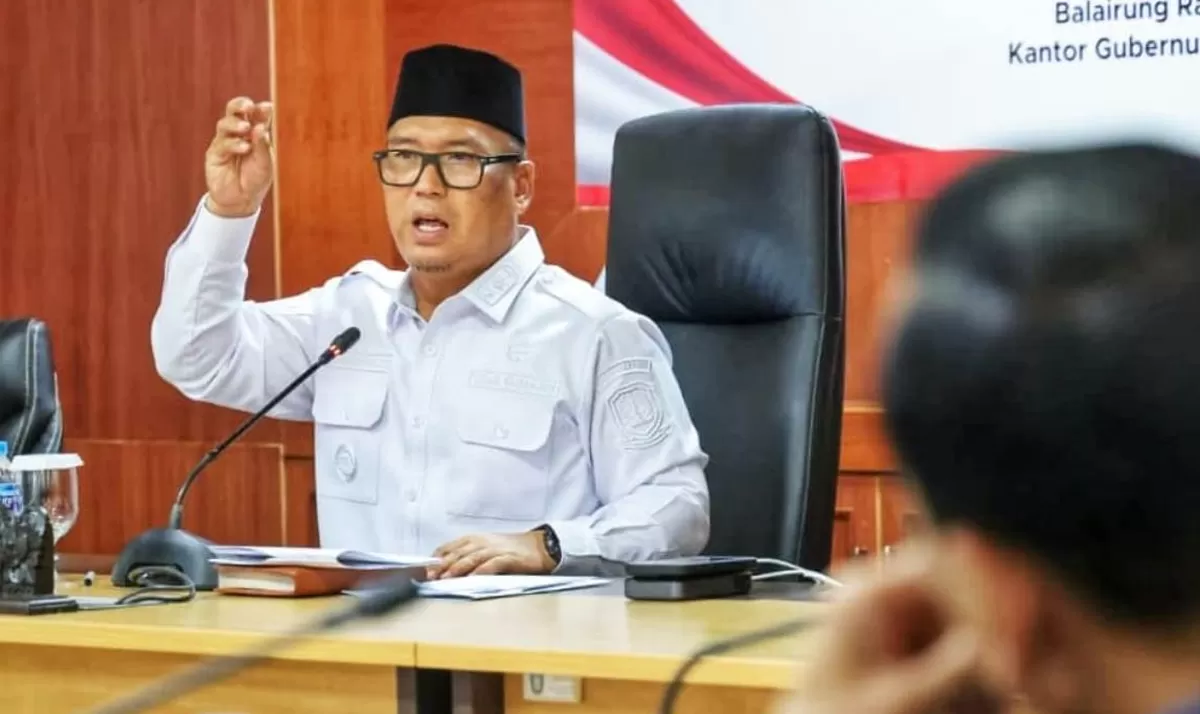 Wagub Kepri  Nyanyang Haris Pratamura saat memimpin rapat dihadiri jajaran direksi dan komisaris BUMD provinsi dan kabupaten/kota di Kepri.(Foto:Diskominfo Kepri)