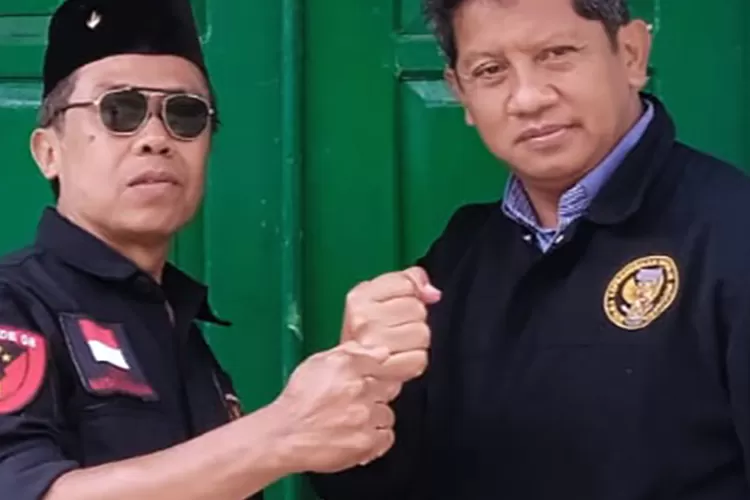 Pengurus FUI Salatiga, HM Safuan dan Saeful Fanani.  (Foto: Dok. Pribadi )
