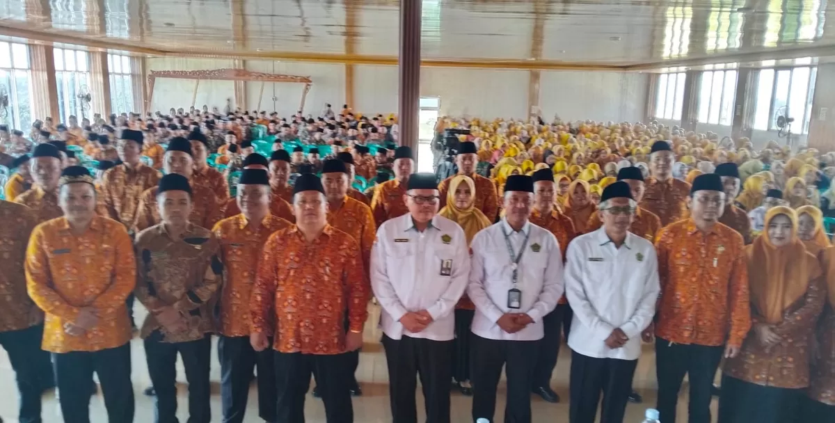 Ribuan guru PAI Kabupaten Nganjuk sedang mengikuti pembukaan workshop. (SketsaNusantara.id/As'ad Choirudin)