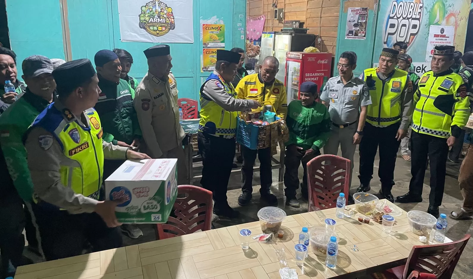 Ditlantas Polda Sultra Bangun Sinergi Keselamatan Lalu Lintas Bersama Gojek Kendari melalui Sahur On The Jack