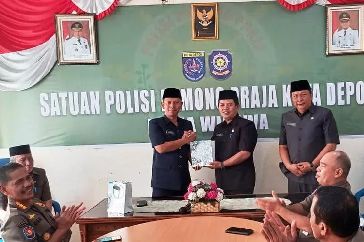 Serah terima jabatan (Sertijab) beberapa pegawai Satpol PP Kota Depok, di ruang rapat Balaikota Depok. (ANDIKA EKA/RADAR DEPOK)