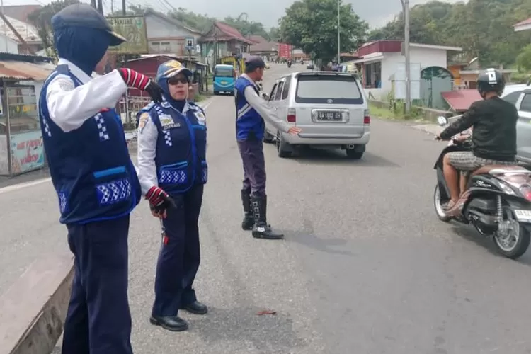 Hari Pertama Penerapan One Way di Padang Panjang, Pengendara Dilarang Lawan Arus (Kominfo Padang Panjang)