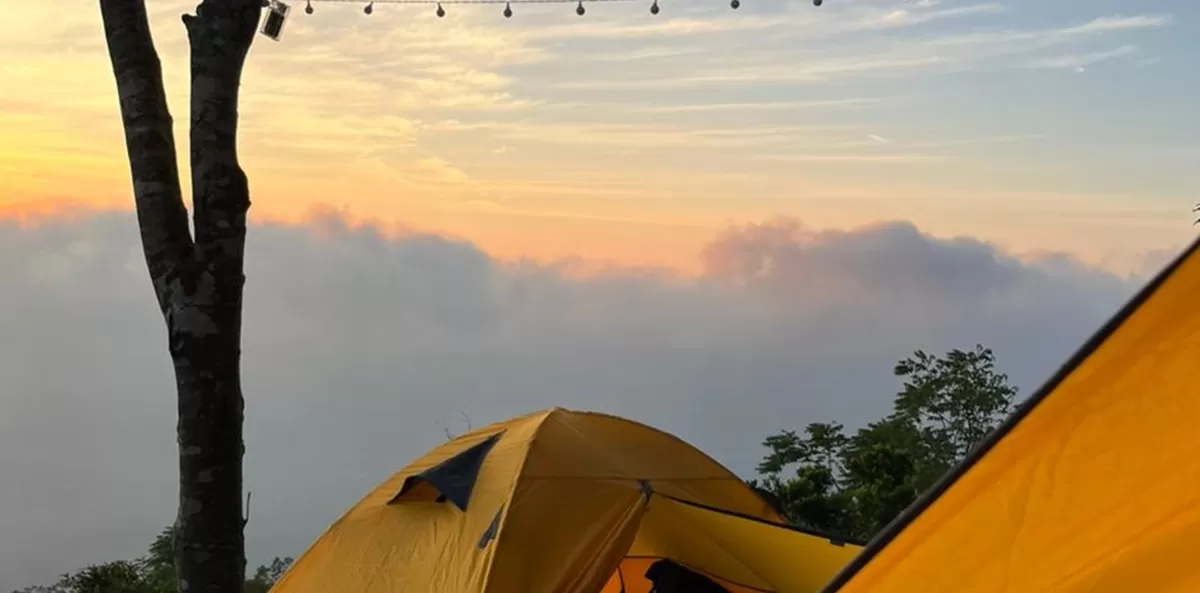 Lanskap sunrise dari sitecamp BC Rimbaga Gunung Ungaran