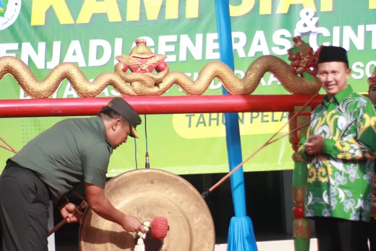 Yayasan Pendidikan dan Sosial Ma&rsquo;arif (YPM) Sidoarjo menyelenggarakan Upacara Pembukaan Awal Tahun Pelajaran 2025/2026 pada Minggu, 13 Juli 2025. 