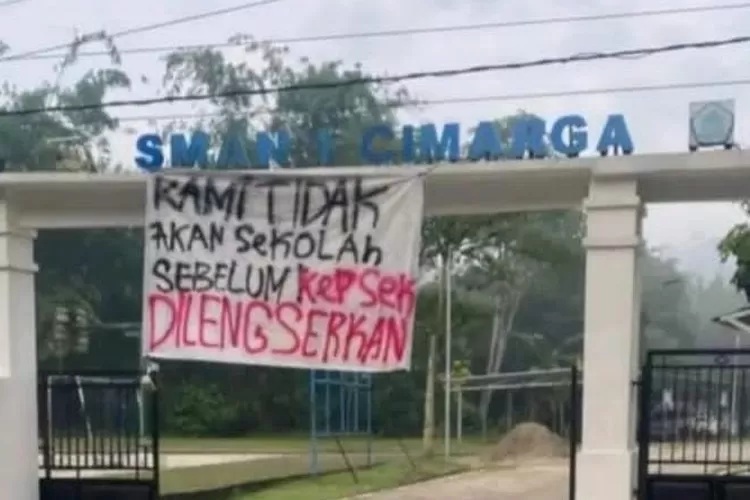 Gegara Tamparan Kepala Sekolah, 630 Siswa SMAN 1 Cimarga Mogok Sekolah (Tangkapan Layar)