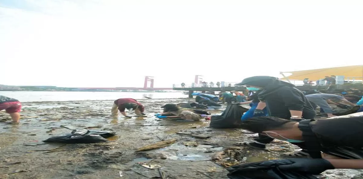 Berawal dari video viral tumpukan sampah yang ditonton lebih dari satu juta kali, aksi nyata bertajuk The Guardians of The River sukses mengumpulkan lebih dari 7 ton sampah di bantaran Sungai Musi, kawasan Kampung Kapitan, Palembang, pada Sabtu (25/7/2026). (Dok. ICCN Sumsel)