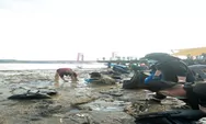 Berawal dari Video Viral, Aksi 'The Guardians of The River' Sapu 7 Ton Sampah di Sungai Musi 