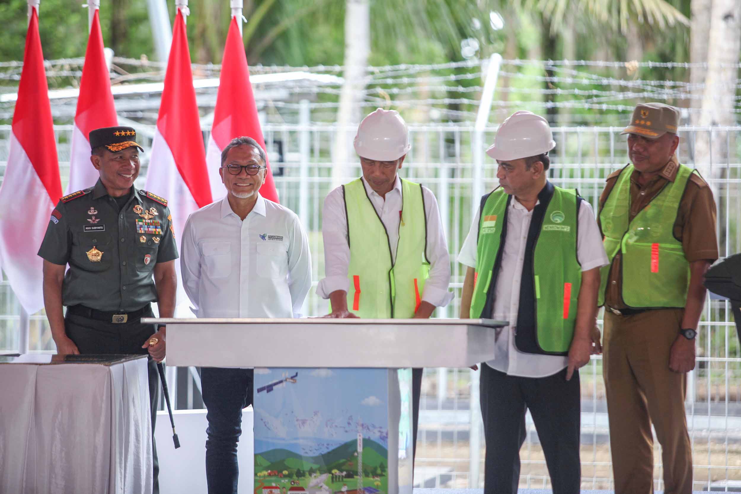 Presiden Jokowi Resmikan BTS 4G Dan Pengoperasian Satelit Di Sulawesi Utara